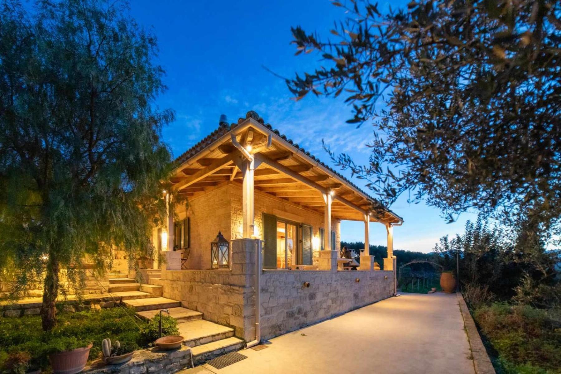 Vila Vitsilias Under The Cretan Sky