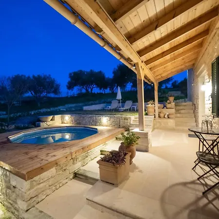 Villa Vitsilias Under The Cretan Sky Aitania Exterior photo